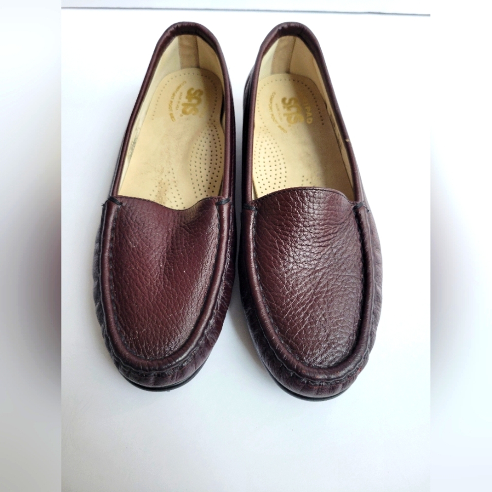 SAS Simplify Women’s Pre-owned Shoes Leather SlipOn Comfort Plum Size 6 W